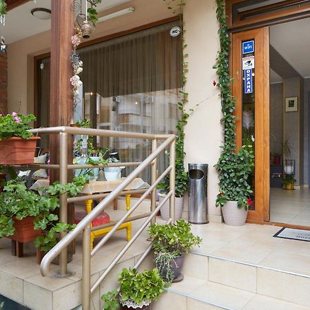 Nirvana Guest House ネセバル エクステリア 写真