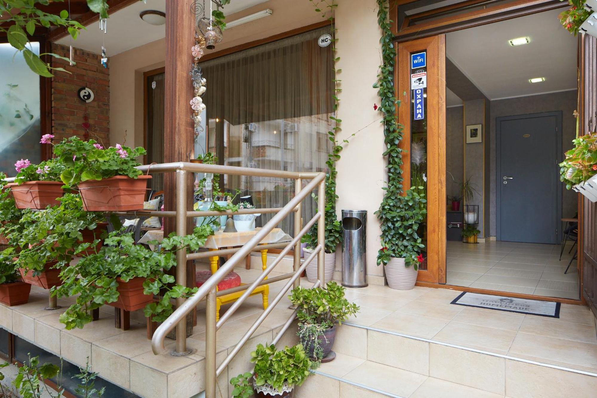 Nirvana Guest House ネセバル エクステリア 写真