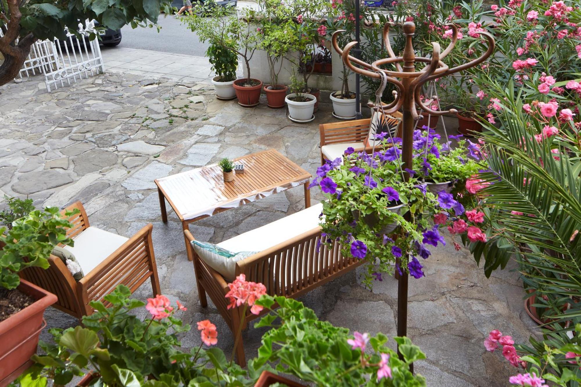 Nirvana Guest House ネセバル エクステリア 写真